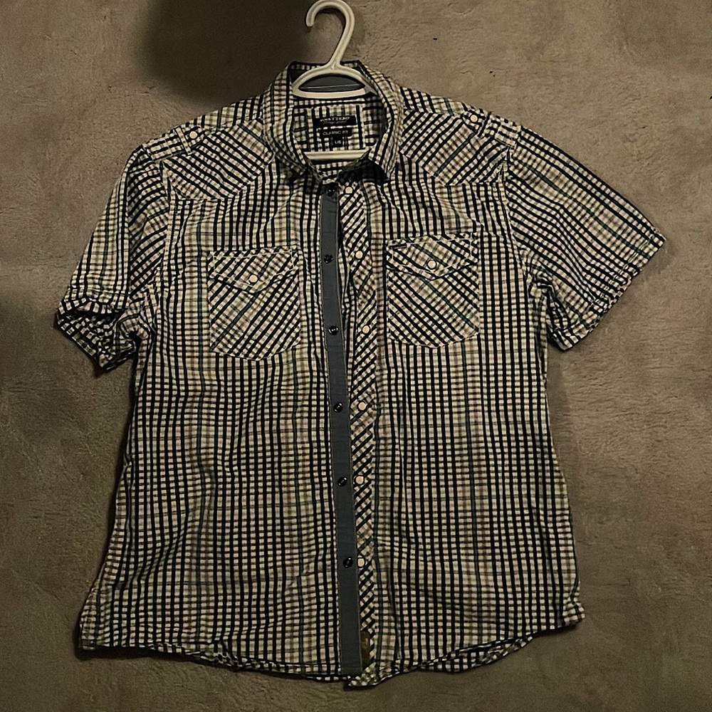 Point zero button up, great condition!